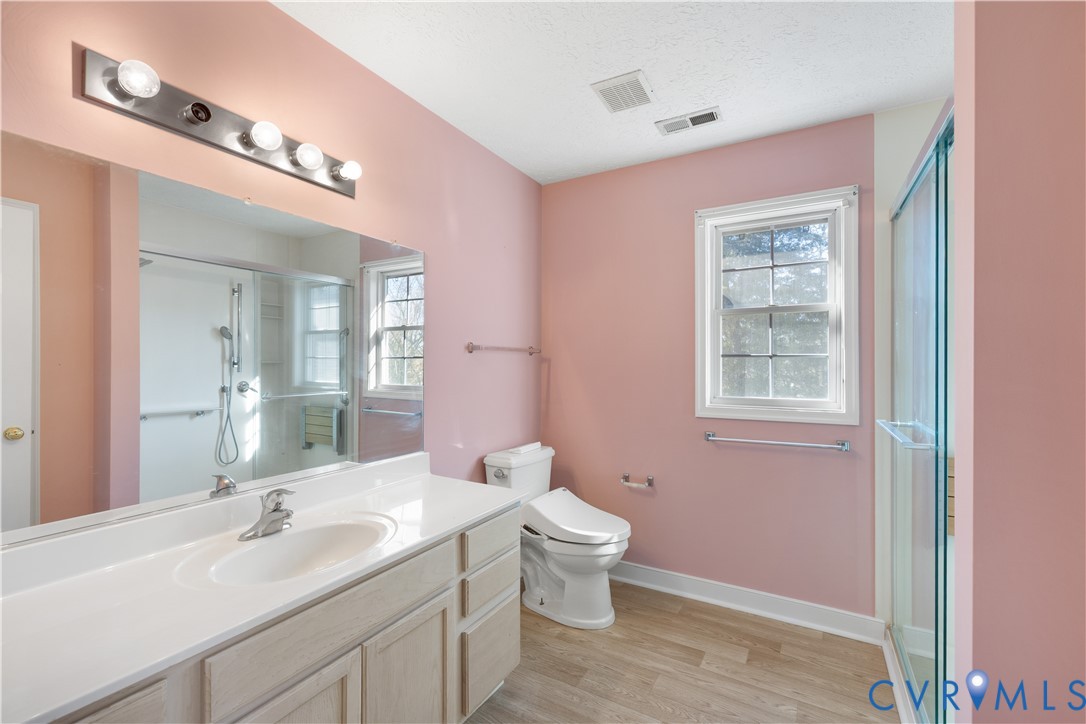 1403 4th Ave Extension Farmville, VA 23901 - Photo 18 of 37 Primary Bathroom