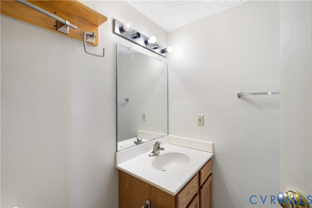 1403 4th Ave Extension Farmville, VA 23901 - Photo 26 of 37 Basement Full Bath