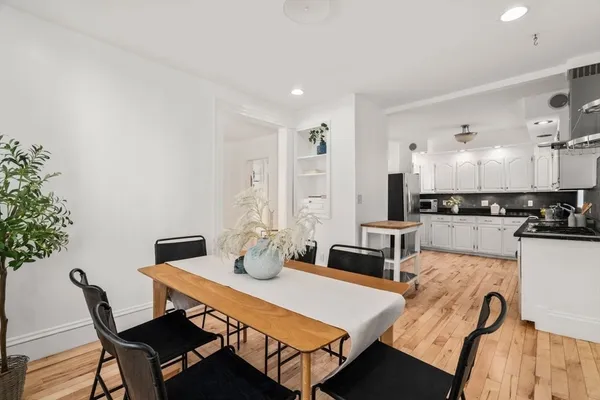 $875,000 | 221 Highland Avenue, Unit 2, Somerville, MA 02143
