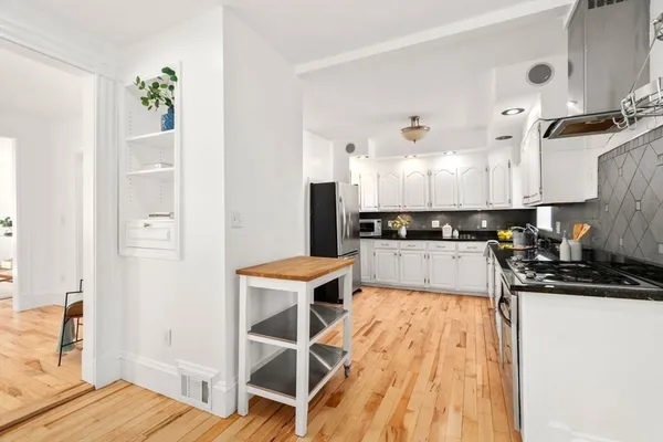 $875,000 | 221 Highland Avenue, Unit 2, Somerville, MA 02143