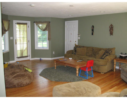 87 Chestnut Road Tyngsborough, MA 01879 - Photo 4 of 6 Gallery Image 4