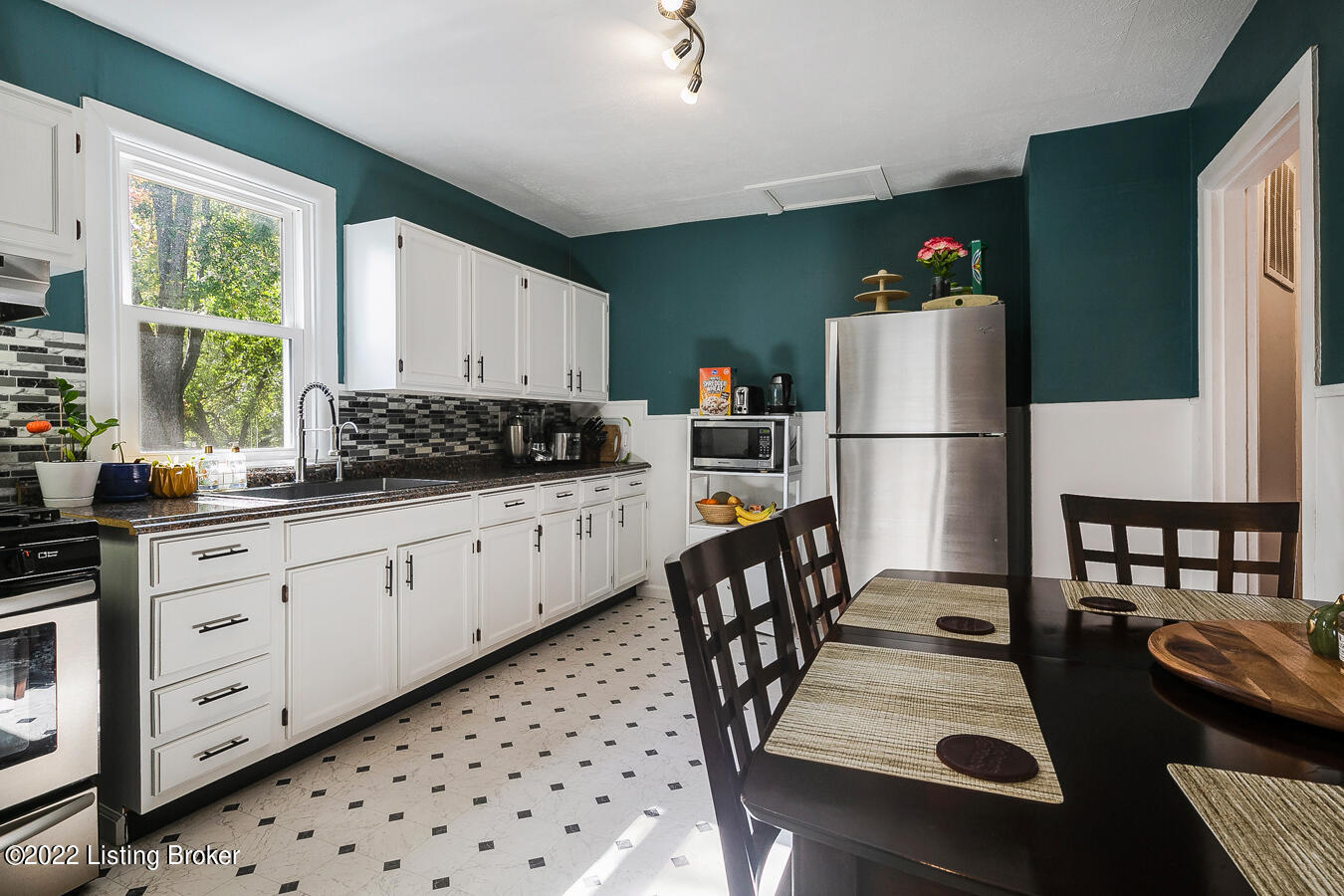 6697 Rutledge Road Louisville, KY 40258 - Photo 6 of 34 30