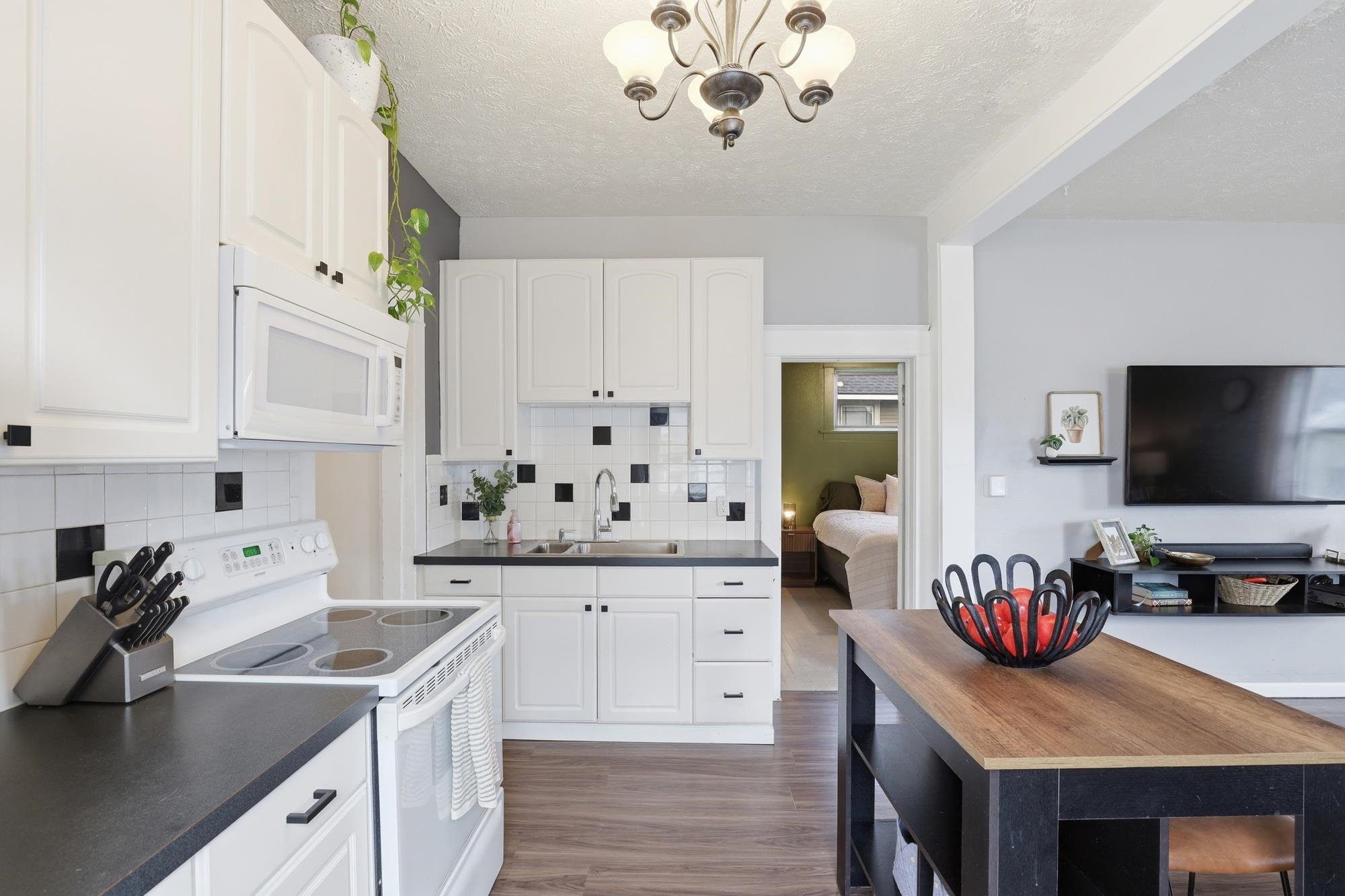 4609 North Madison Street Spokane, WA 99205 - Photo 8 of 41