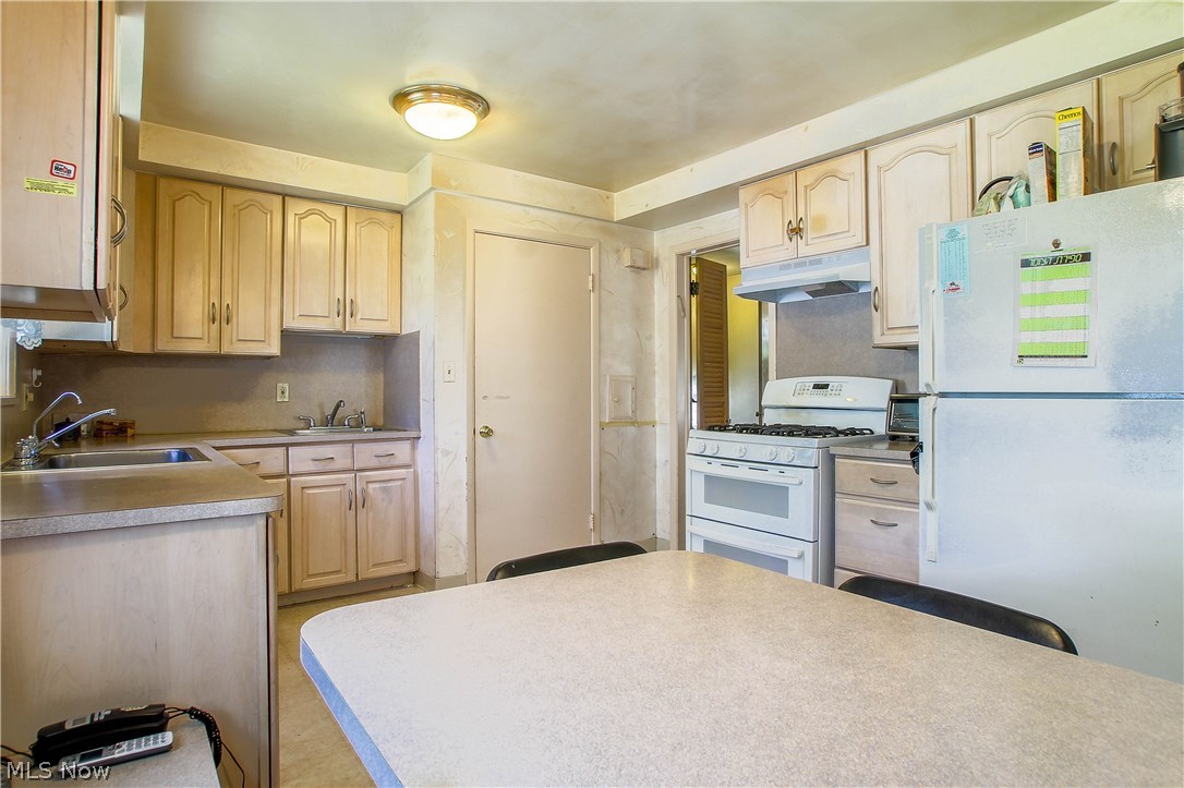3819 Shannon Road Cleveland Heights, OH 44118 - Photo 6 of 13