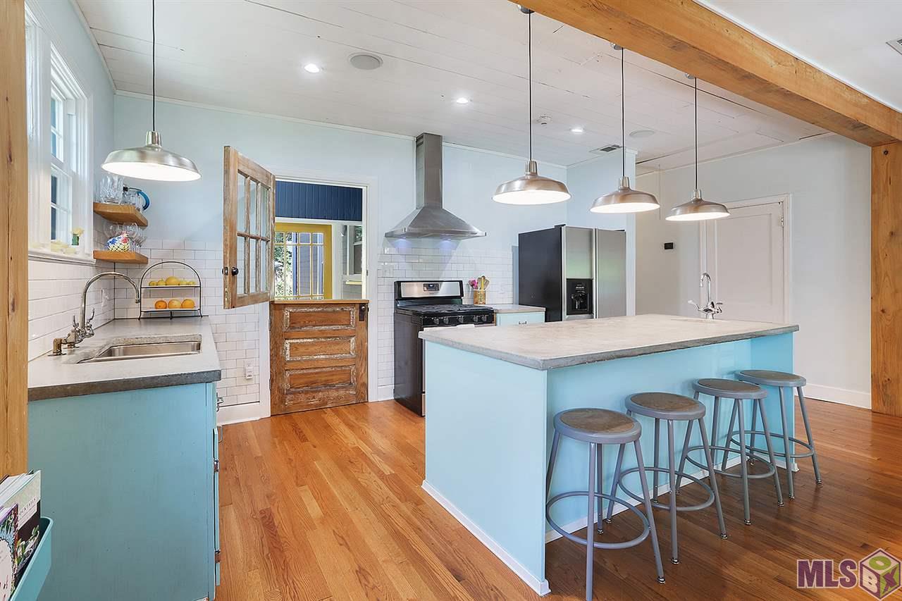 421 Lovers Lane Baton Rouge, LA 70806 - Photo 8 of 17 Large Kitchen Island with Vegetable Sink