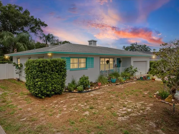 $475,000 | 1006 Dumont Drive, Dunedin, FL 34698