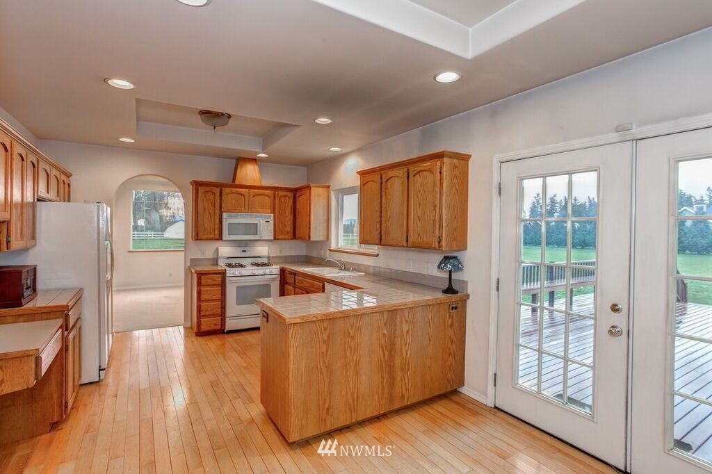 225 East Pole Road Lynden, WA 98264 - Photo 12 of 25