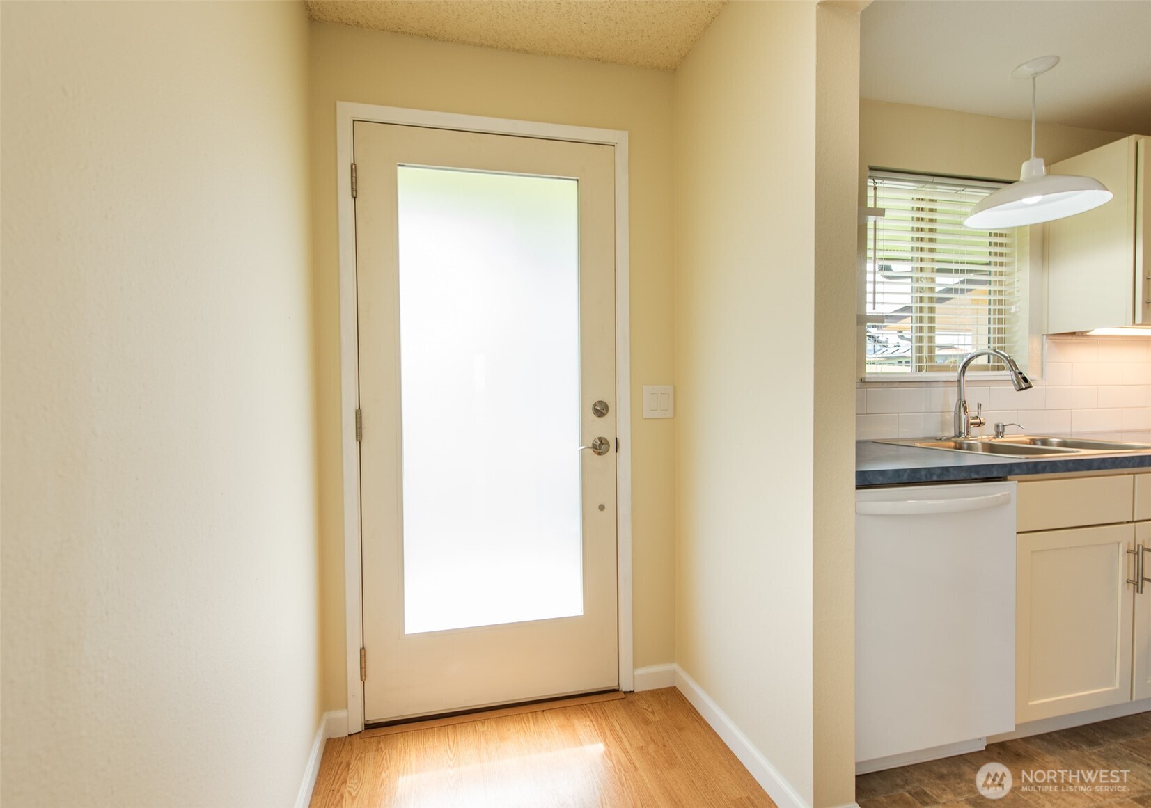 1301 South 3rd Avenue, Unit 5B Sequim, WA 98382 - Photo 4 of 28