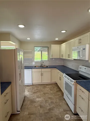 $270,000 | 1301 South 3rd Avenue, Unit 5B, Sequim, WA 98382