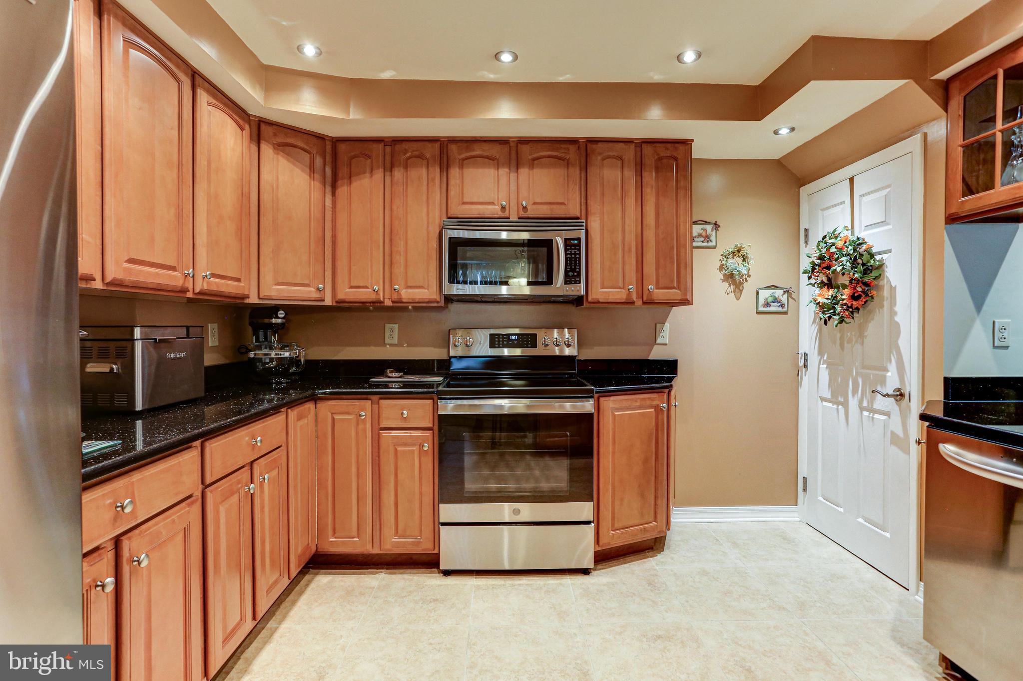 22 Fitzwatertown Road, Unit E11 Willow Grove, PA 19090 - Photo 15 of 35