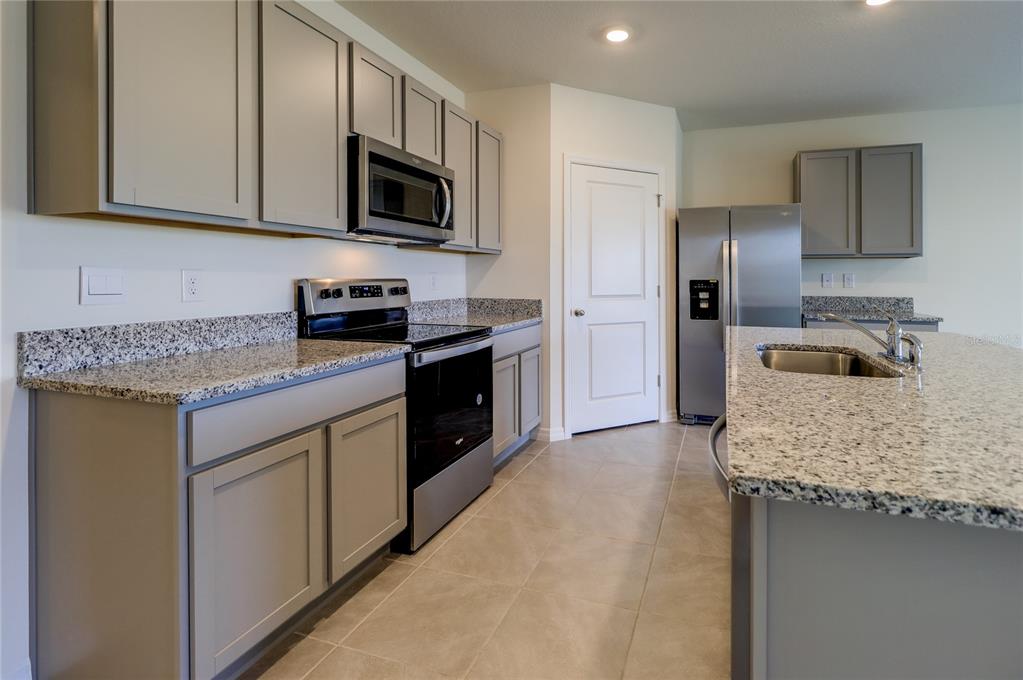 8934 Forge Breeze Loop Wesley Chapel, FL 33545 - Photo 14 of 50