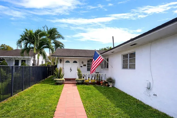 $3,000 | 7440 Southwest 22nd Street, Unit 1, Miami, FL 33155