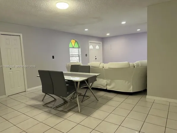 $3,000 | 7440 Southwest 22nd Street, Unit 1, Miami, FL 33155
