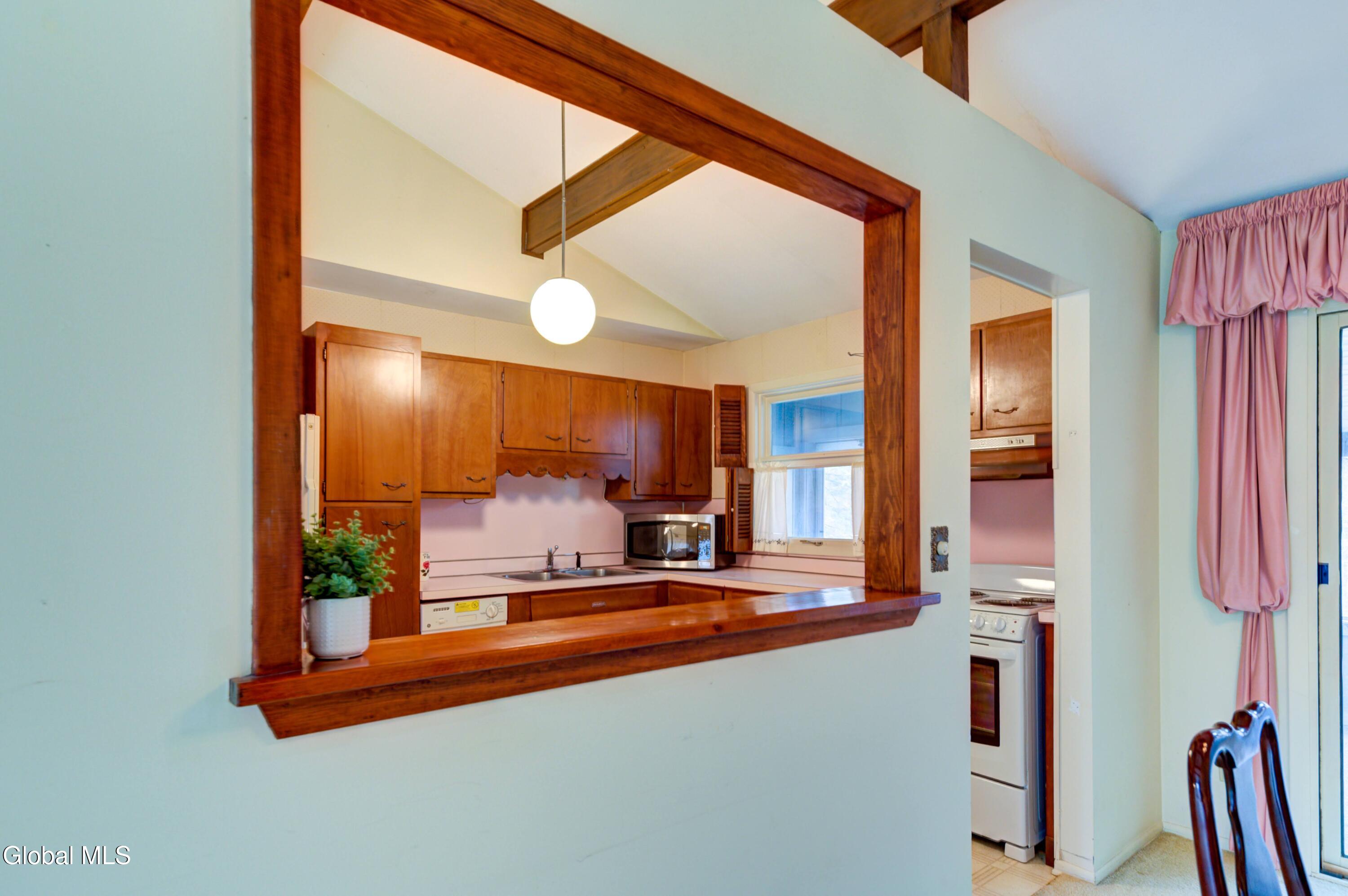 102 Rapple Drive Colonie, NY 12205 - Photo 13 of 43 102 Rapple-28