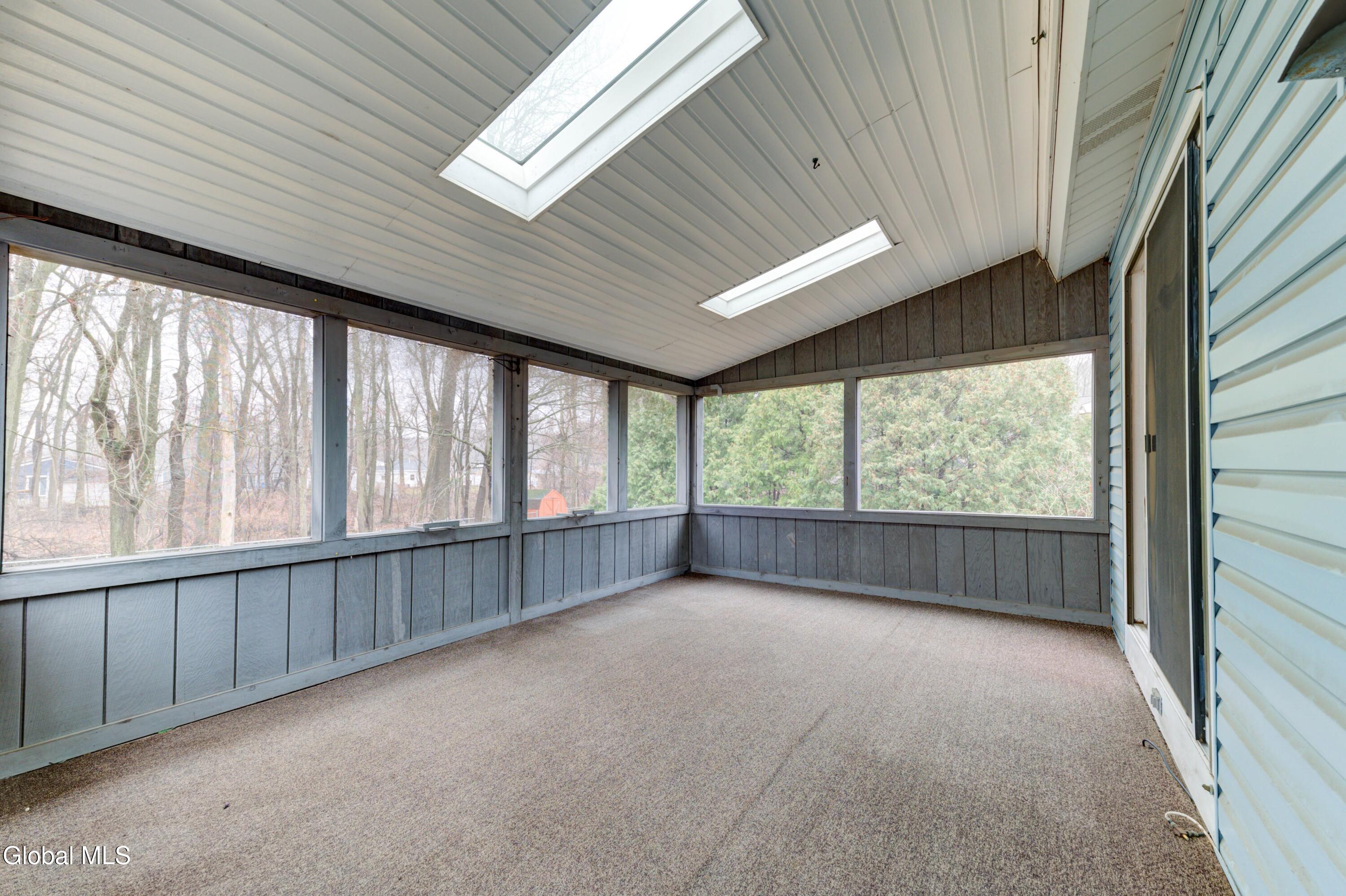 102 Rapple Drive Colonie, NY 12205 - Photo 18 of 43 102 Rapple-19