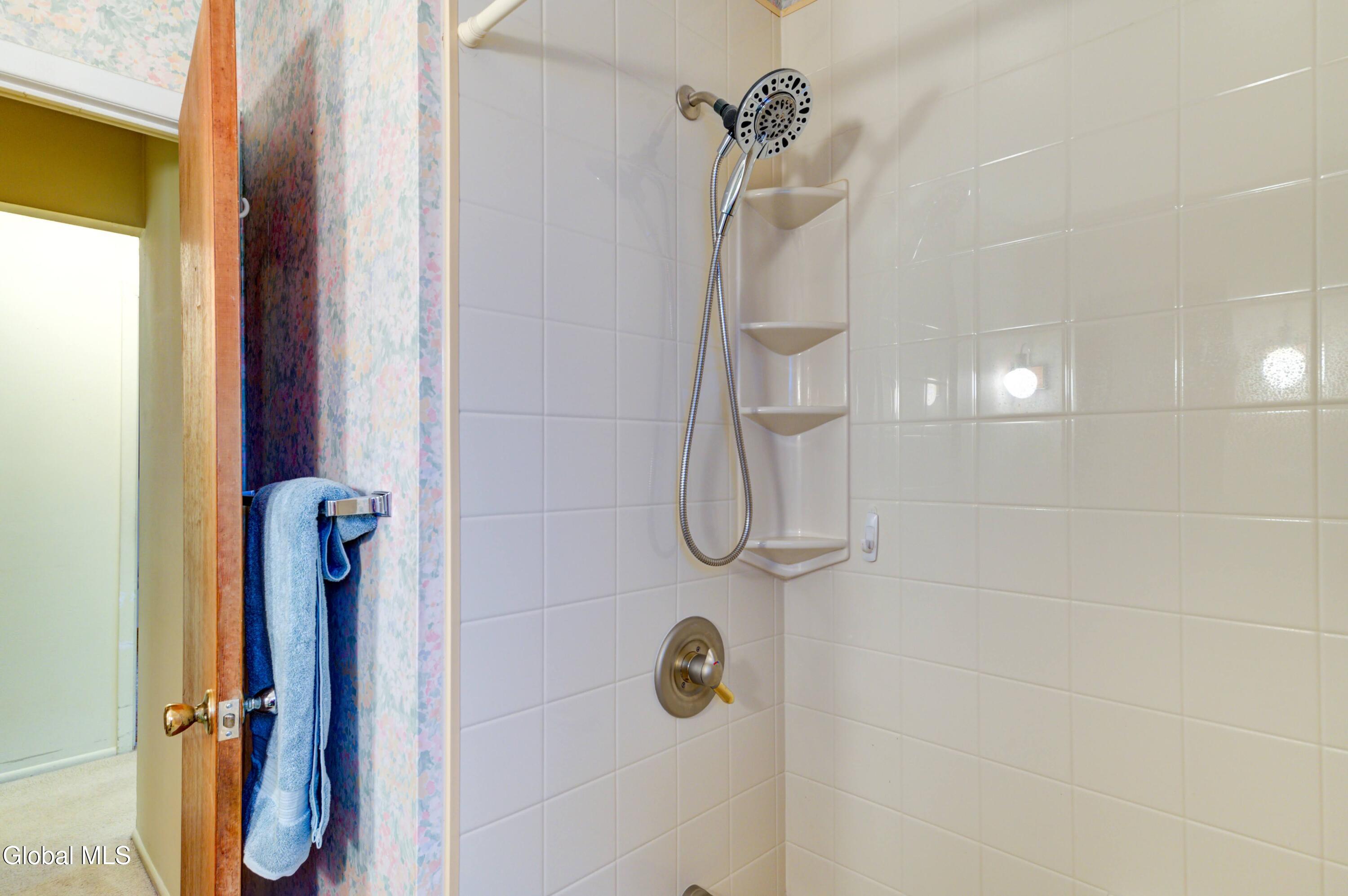 102 Rapple Drive Colonie, NY 12205 - Photo 21 of 43 102 Rapple-30