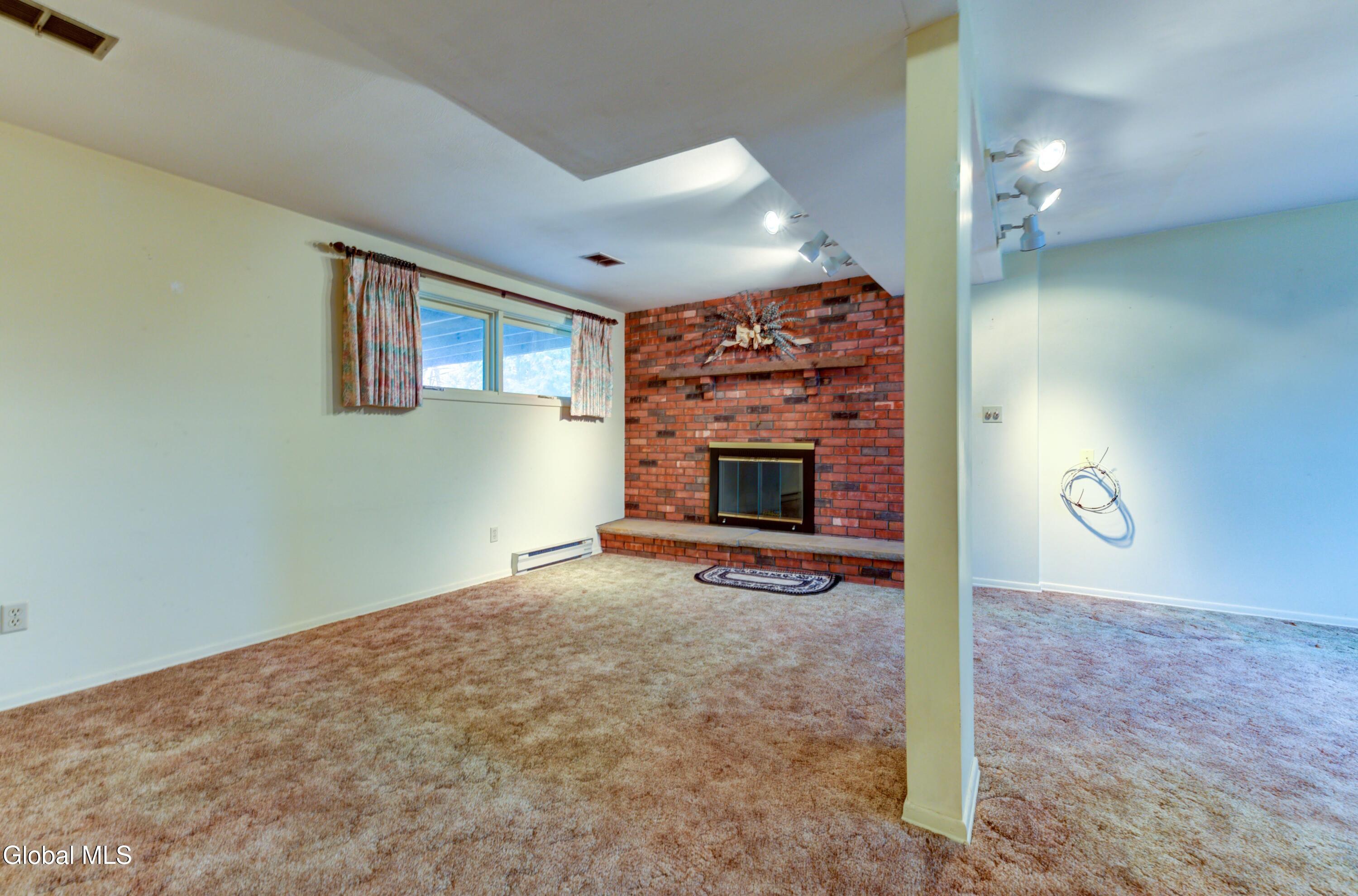 102 Rapple Drive Colonie, NY 12205 - Photo 30 of 43 102 Rapple-43