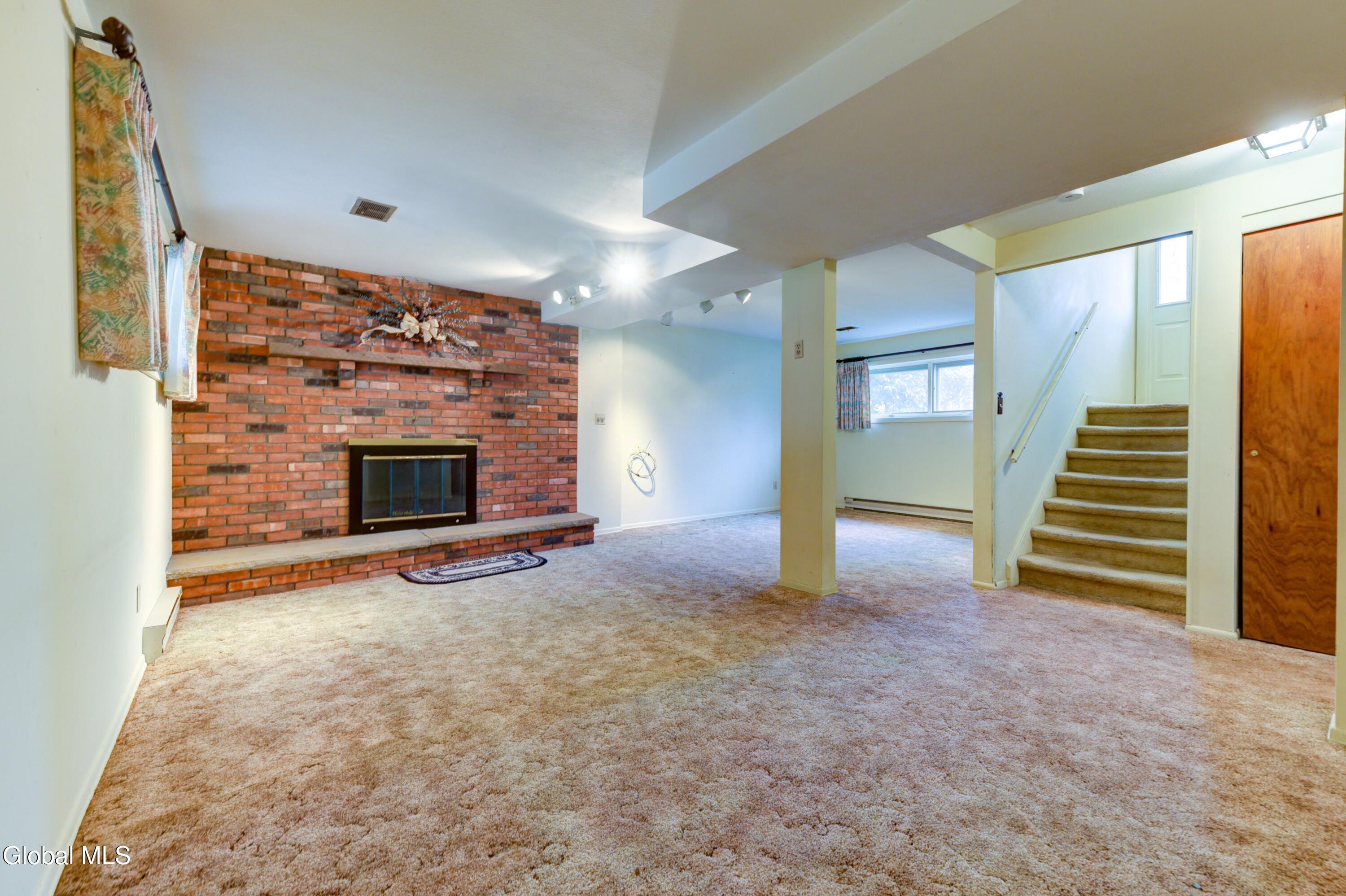 102 Rapple Drive Colonie, NY 12205 - Photo 31 of 43 102 Rapple-44