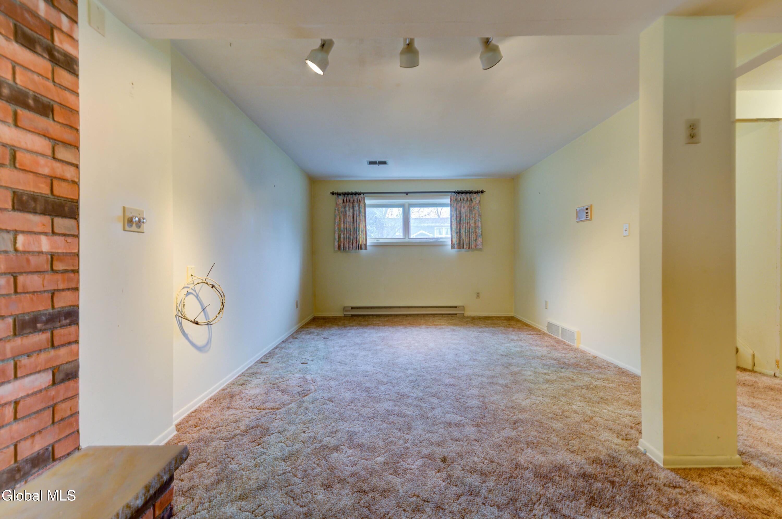 102 Rapple Drive Colonie, NY 12205 - Photo 33 of 43 102 Rapple-46