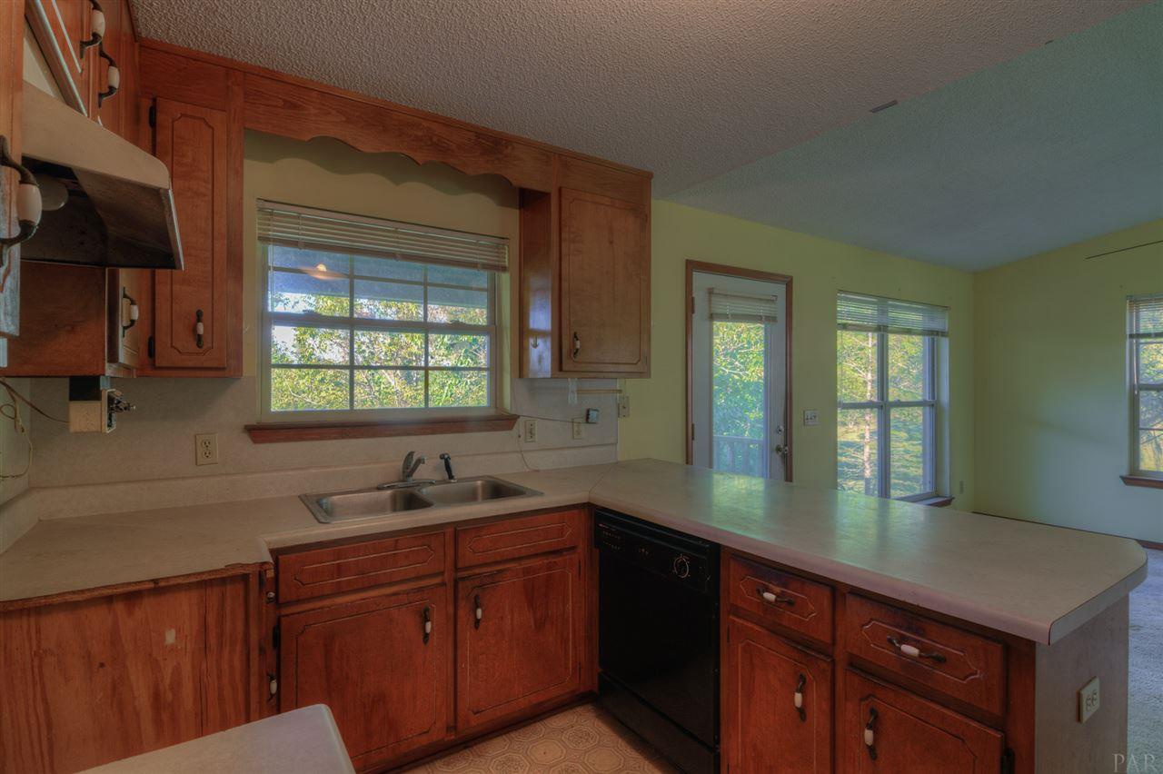 7256 Johnson Road Milton, FL 32583 - Photo 11 of 24 Gallery Image 11