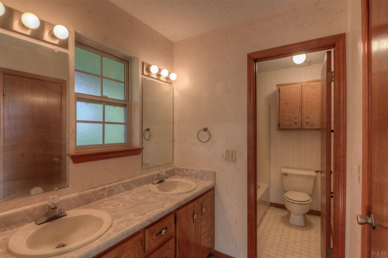 7256 Johnson Road Milton, FL 32583 - Photo 17 of 24 Gallery Image 17