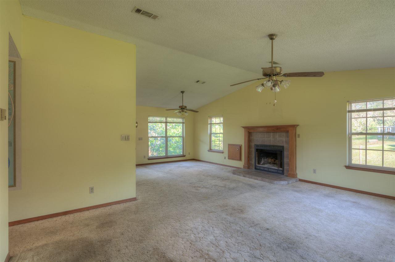 7256 Johnson Road Milton, FL 32583 - Photo 5 of 24 Gallery Image 5