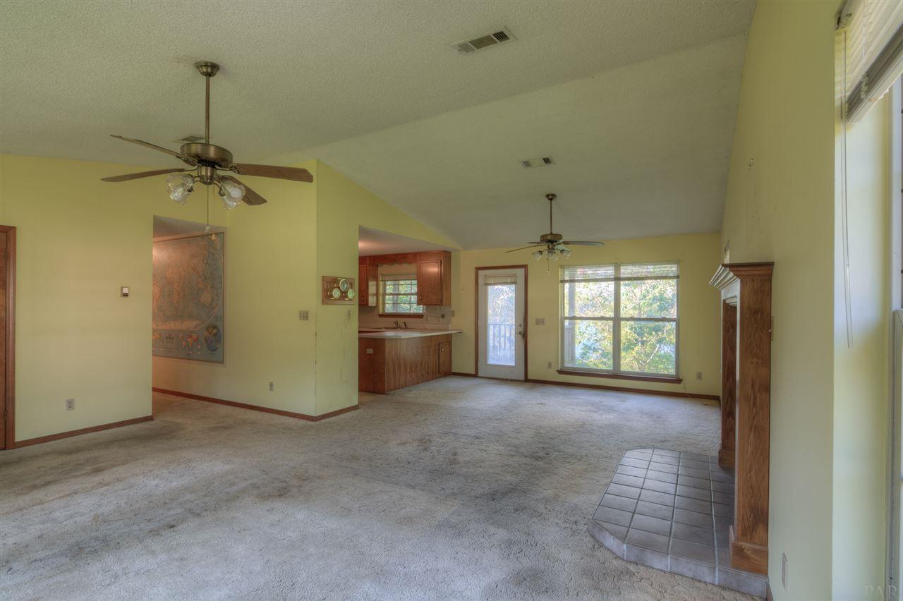 7256 Johnson Road Milton, FL 32583 - Photo 6 of 24 Gallery Image 6