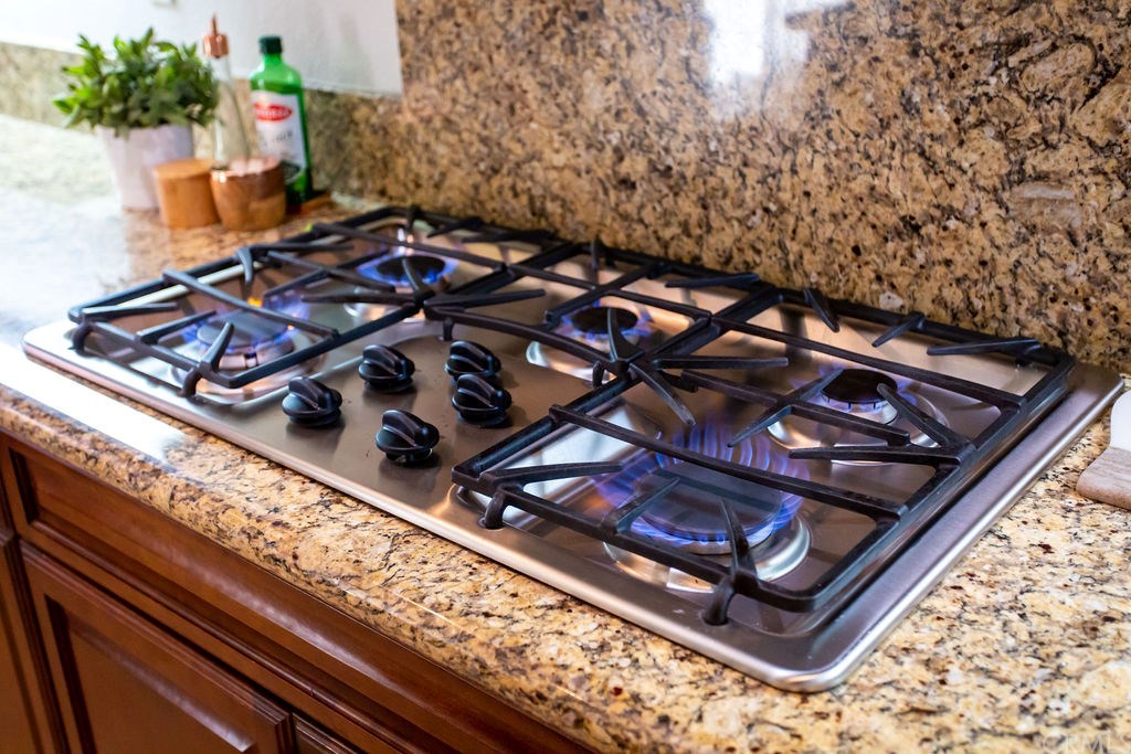 30118 Beeswing Circle Menifee, CA 92584 - Photo 23 of 73 Cooked on daily this counter top really reflects how well this entire home is cared for - SPOTLESS