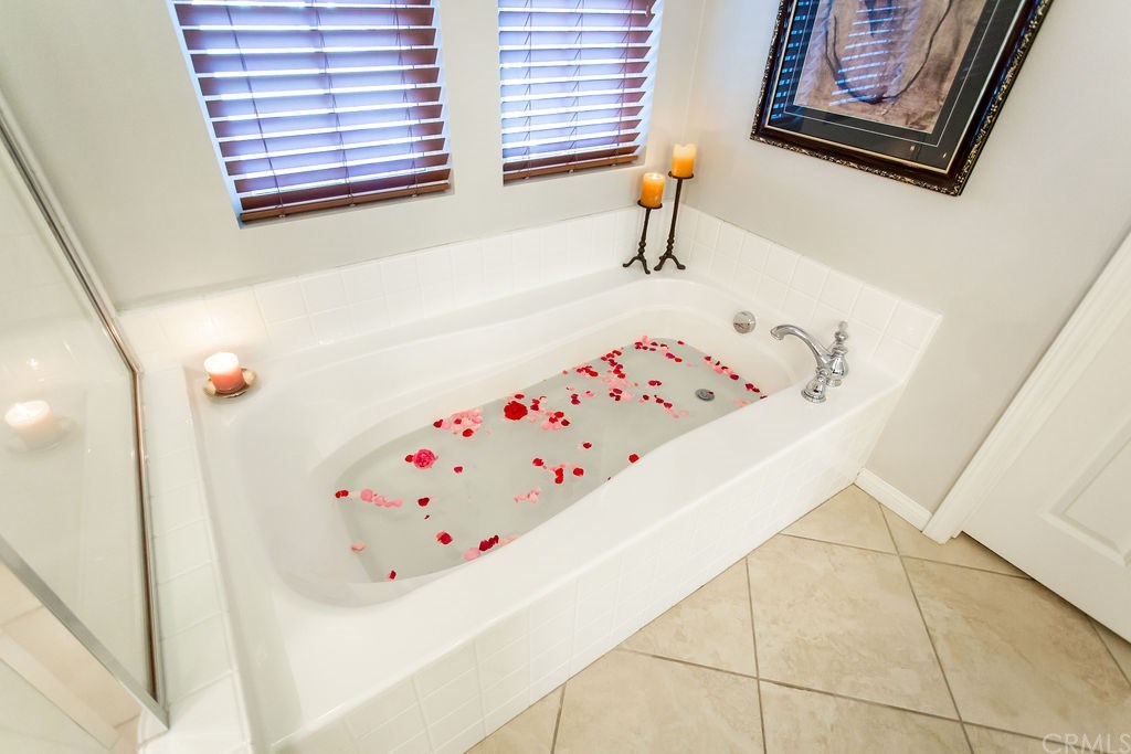 30118 Beeswing Circle Menifee, CA 92584 - Photo 53 of 73 Separate Soaking Bathtub and yes even the Bathroom has Custom Blinds included !!!