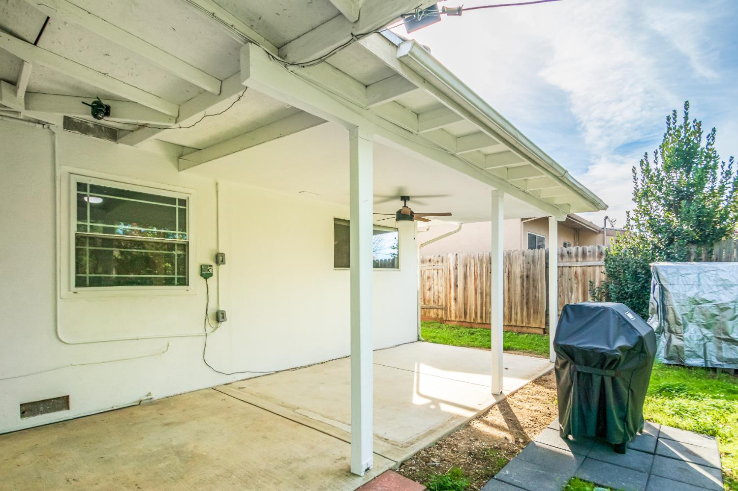 5651 Gerard Way Citrus Heights, CA 95621 - Photo 27 of 31 a view of a porch with furniture