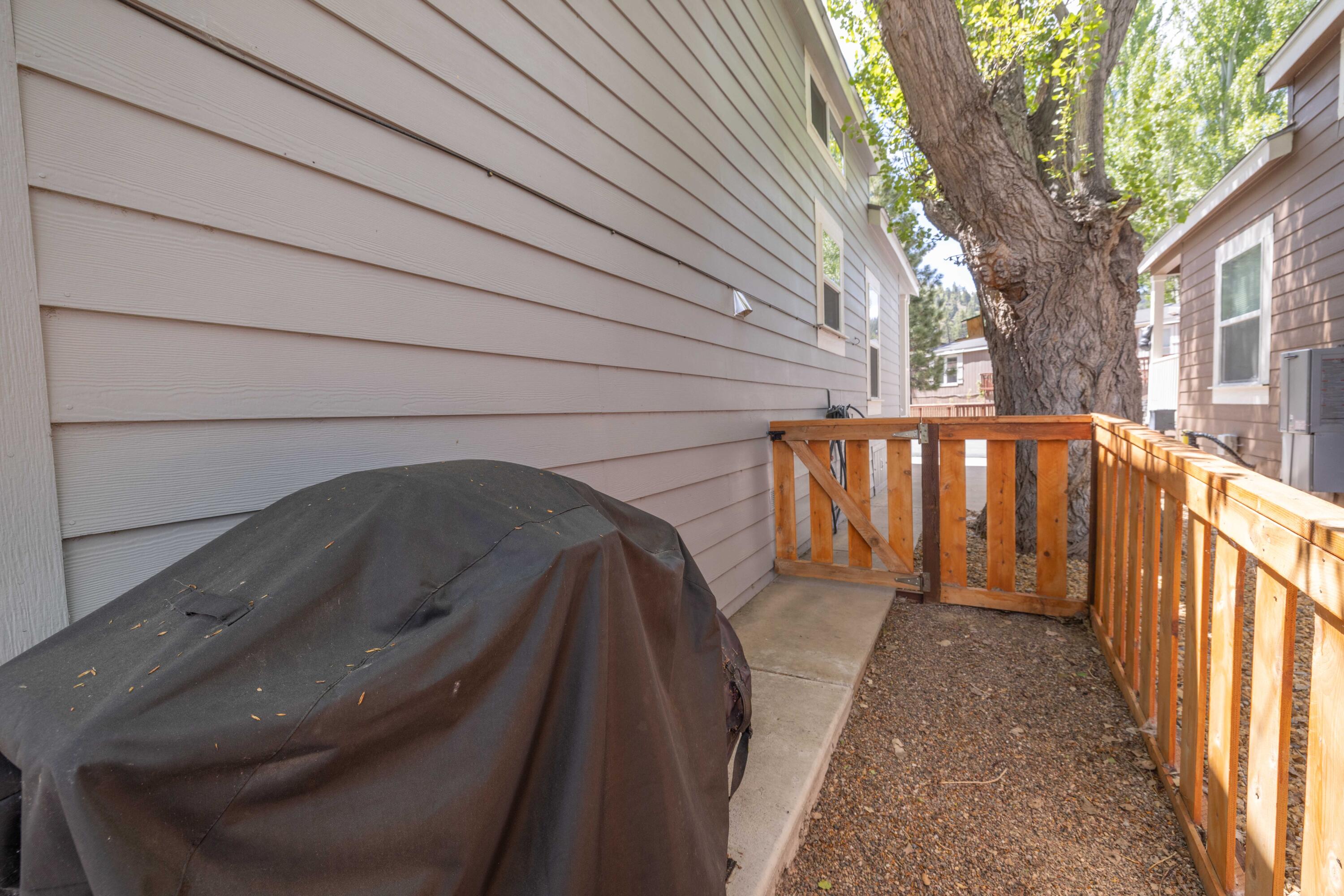 547 Alden Road, Unit RV4 Big Bear Lake, CA 92315 - Photo 22 of 38 a view of balcony with a potted plant