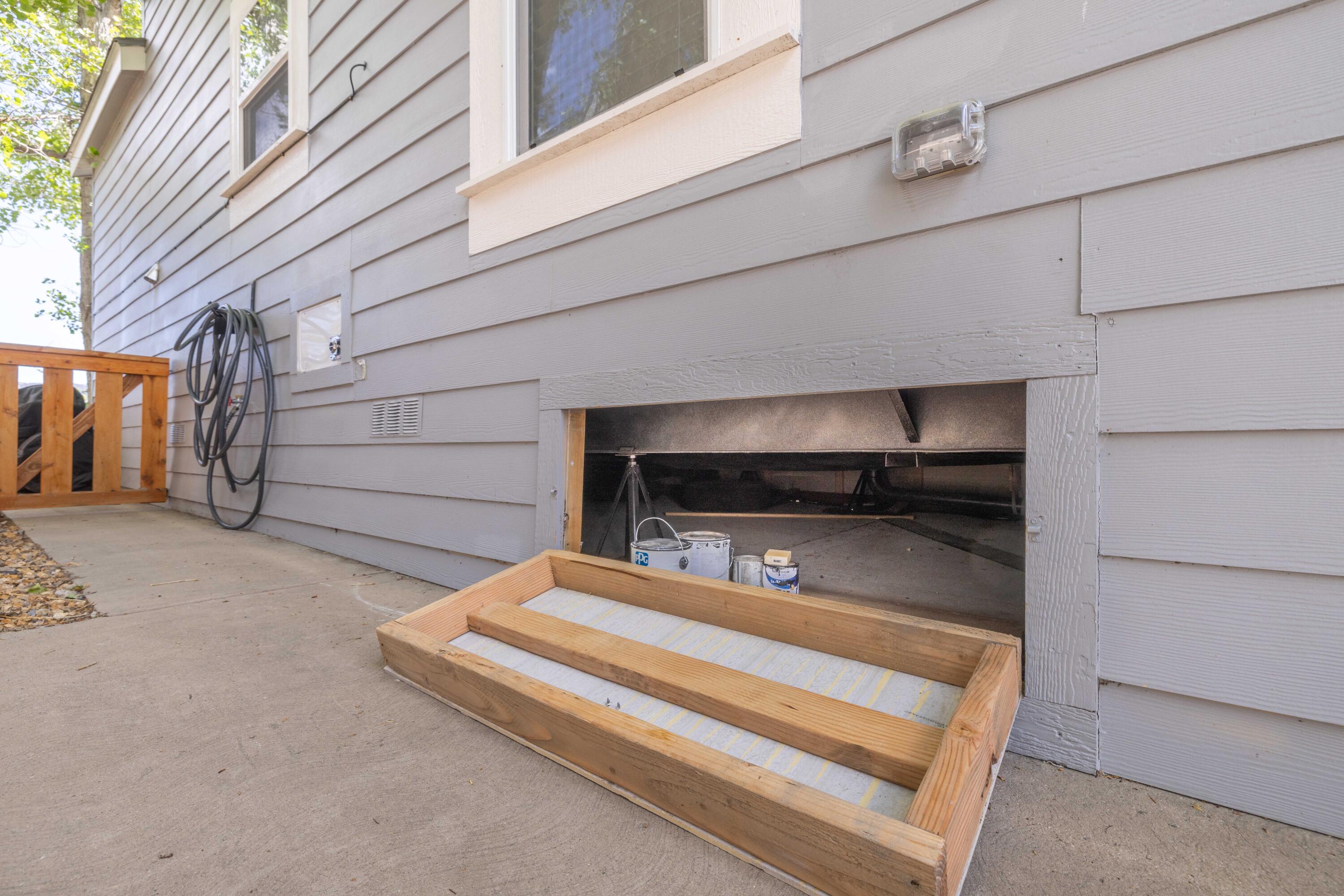 547 Alden Road, Unit RV4 Big Bear Lake, CA 92315 - Photo 30 of 38 a view of backyard with seating space