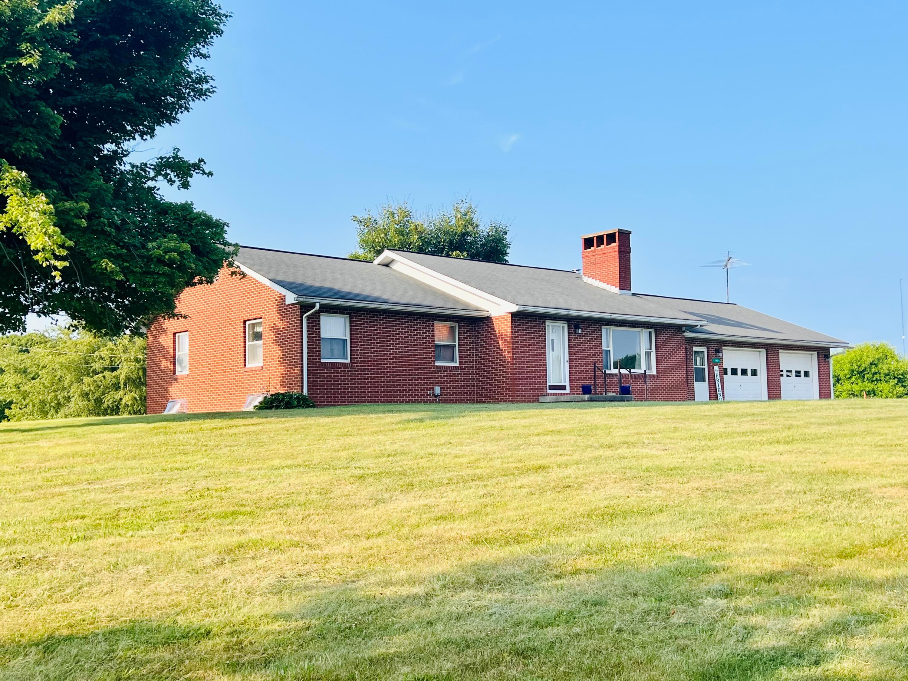 19401 Bell Church Road Utica, OH 43080 - Photo 2 of 17 IMG_0640