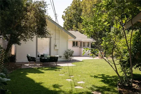 $1,675,000 | 588 North Lucerne Boulevard, Los Angeles, CA 90004