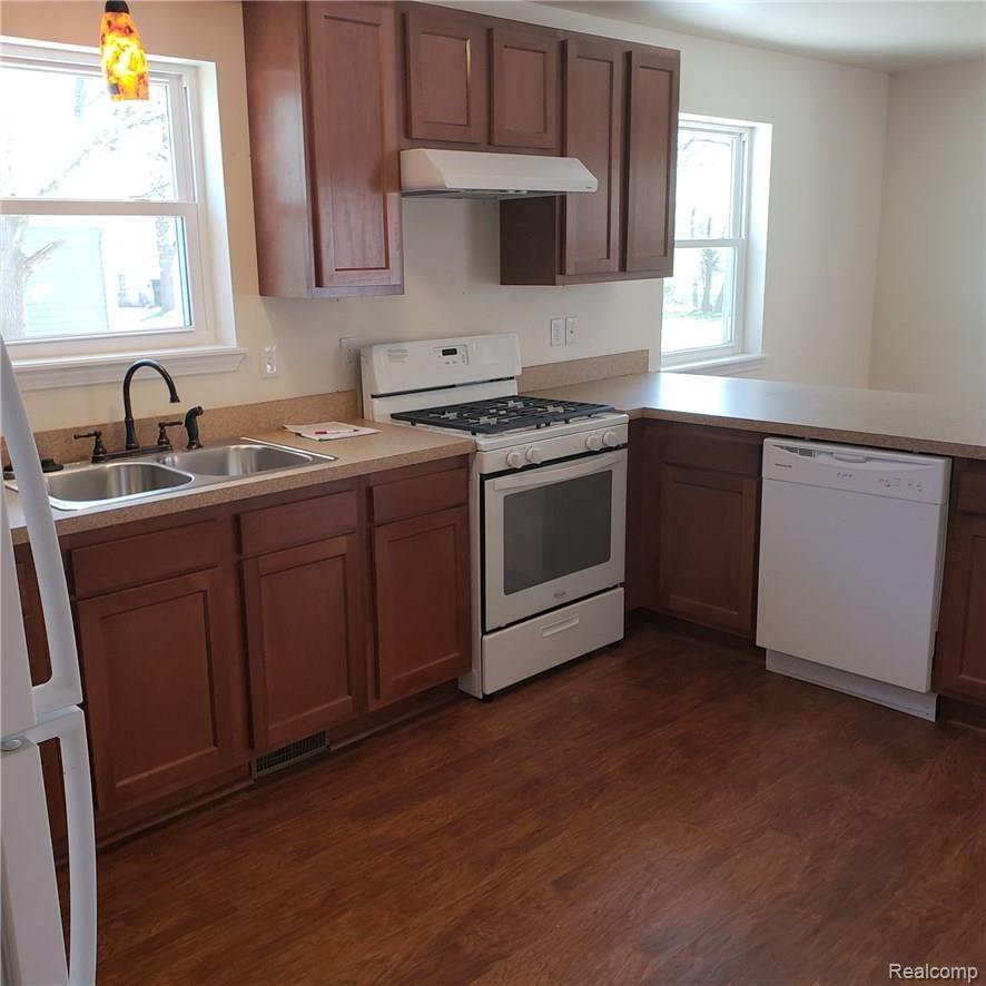 161 Dickenson Street Romeo, MI 48065 - Photo 4 of 19 kitchen view