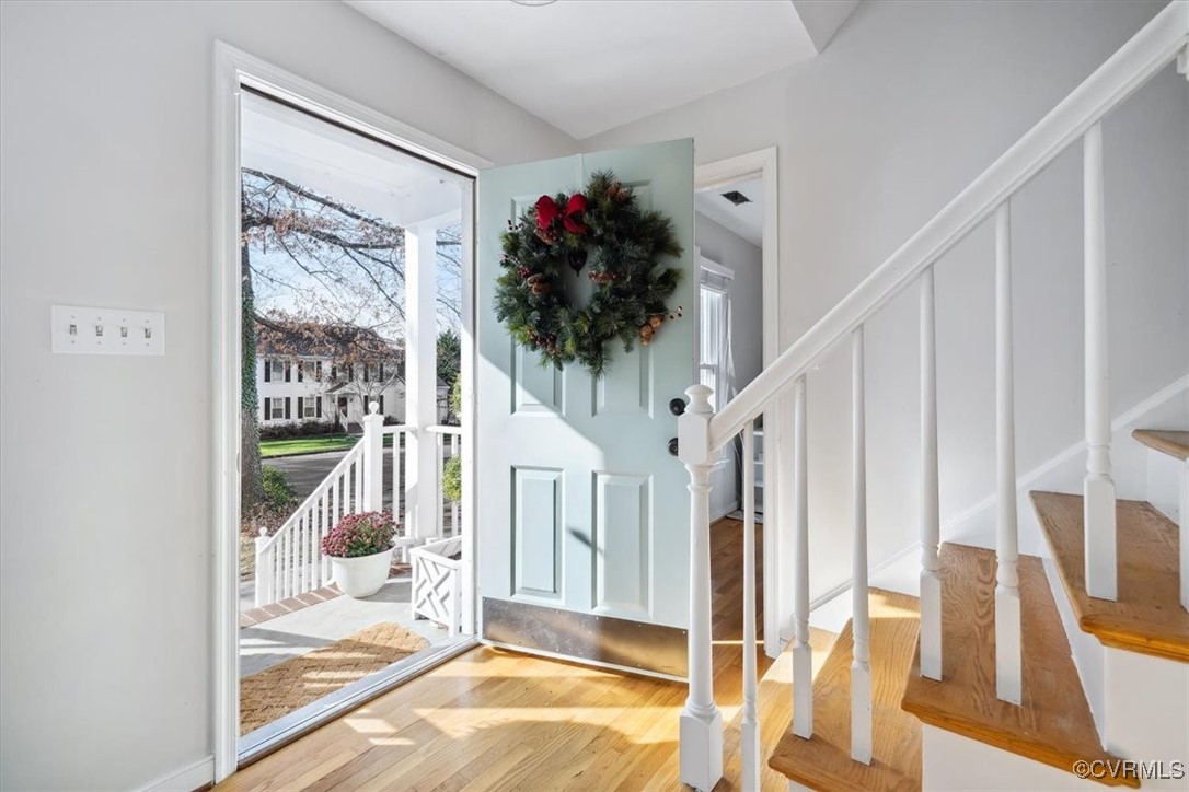 8800 Overhill Road Henrico, VA 23229 - Photo 4 of 33 Foyer