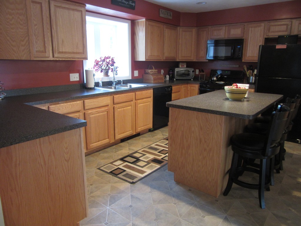 591 Rollstone Road Fitchburg, MA 01420 - Photo 3 of 14 Gallery Image 3