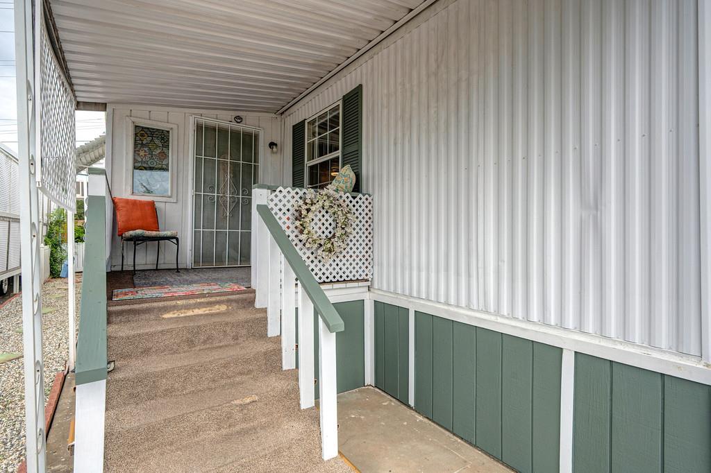 96 Wilderness Road Rancho Cordova, CA 95670 - Photo 3 of 56