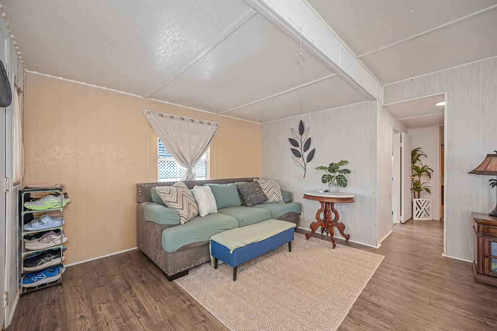 96 Wilderness Road Rancho Cordova, CA 95670 - Photo 8 of 56