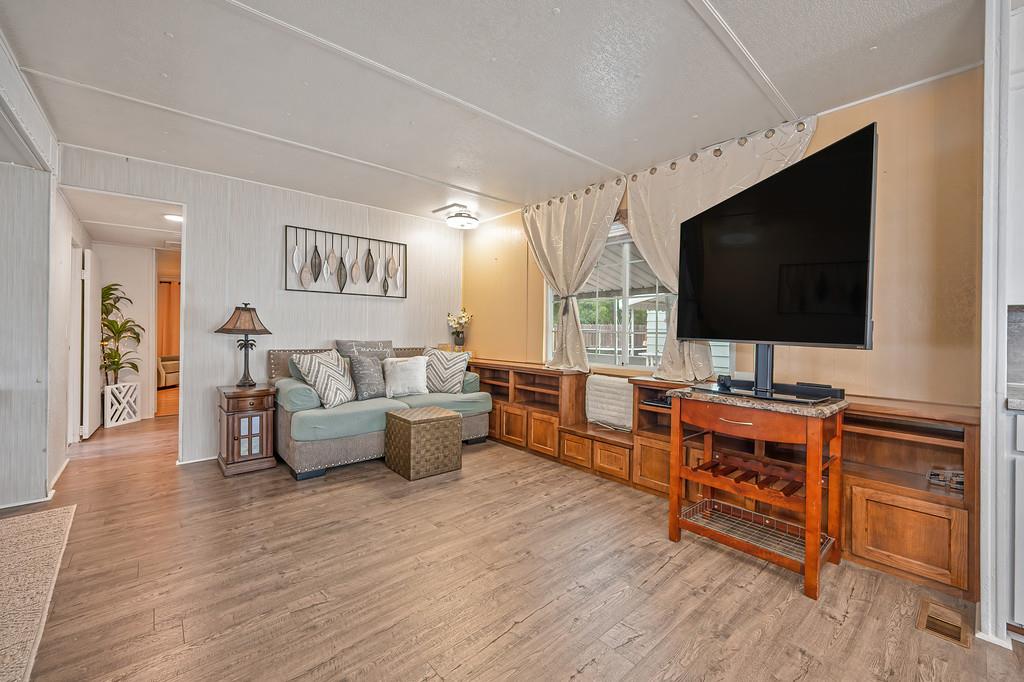 96 Wilderness Road Rancho Cordova, CA 95670 - Photo 10 of 56