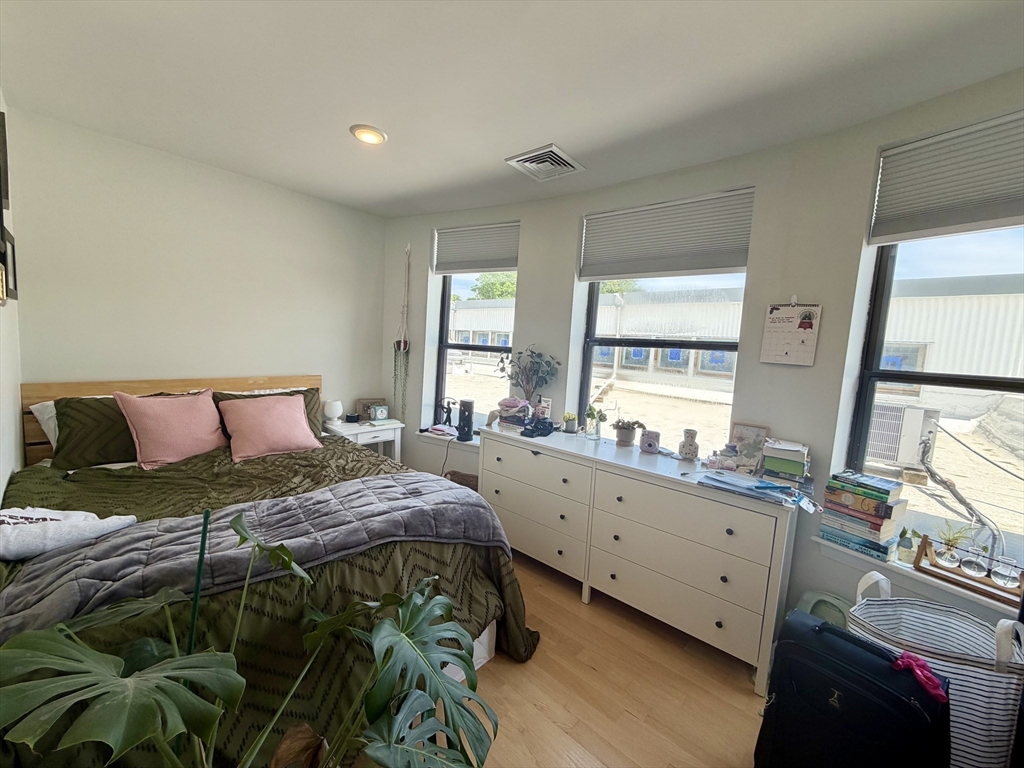 1674 Beacon Street, Unit 2 Brookline, MA 02445 - Photo 31 of 42
