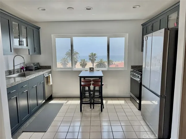 $4,000 | 1649 Appian Way, Unit 312, Santa Monica, CA 90401