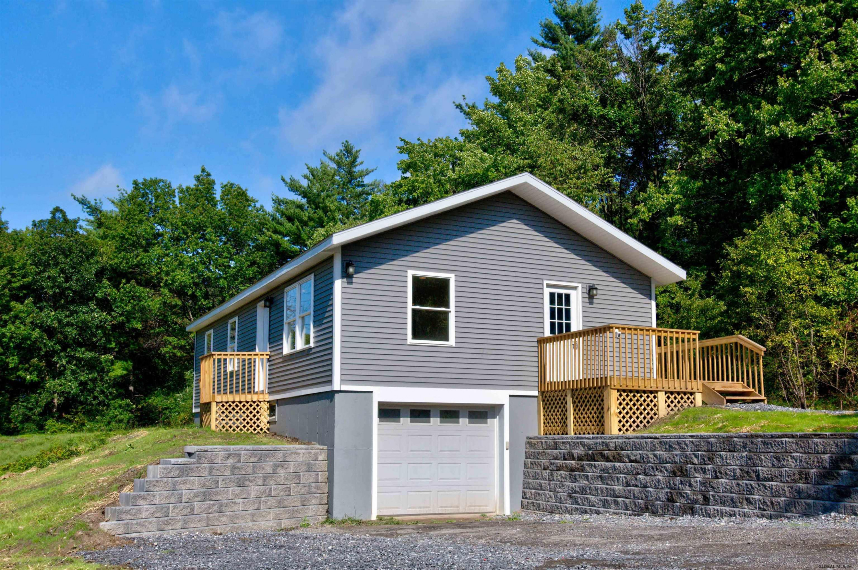 1695 Rte 9W Coeymans, NY 12158 - Photo 1 of 43 Photo 1