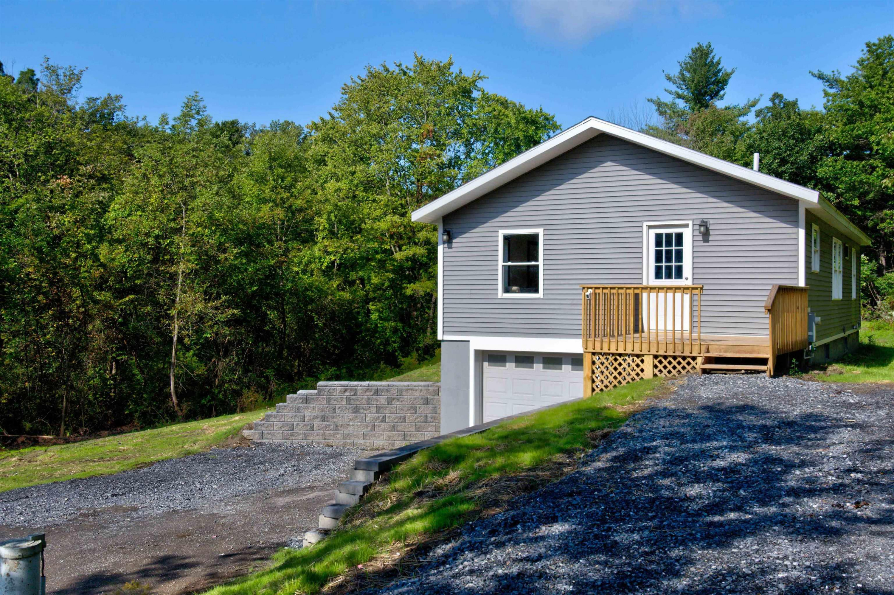 1695 Rte 9W Coeymans, NY 12158 - Photo 2 of 43 Photo 2