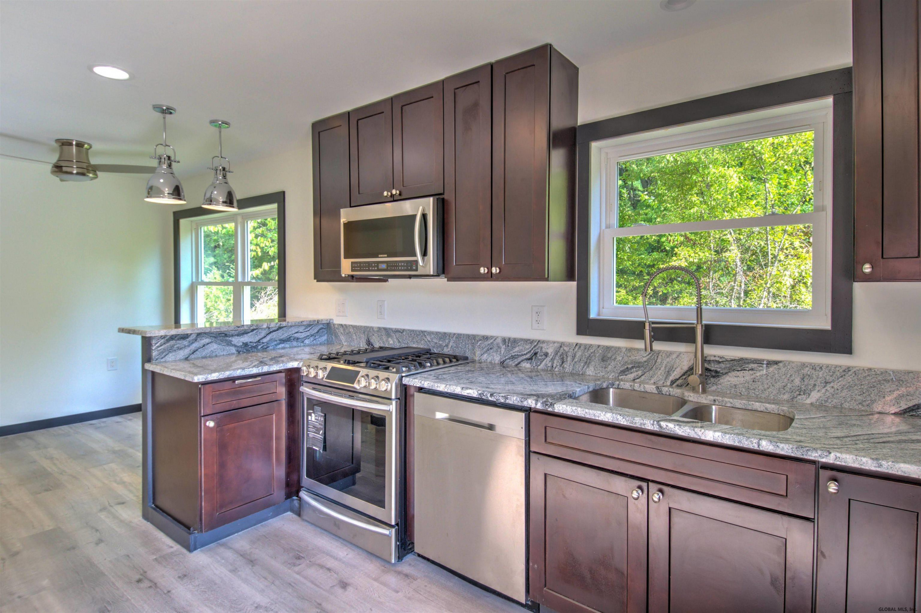 1695 Rte 9W Coeymans, NY 12158 - Photo 7 of 43 Photo 9