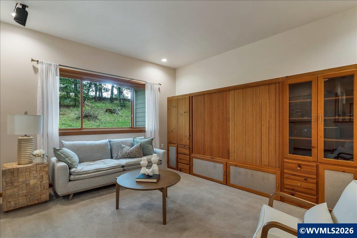 15577 Oakdale Road Dallas, OR 97338 - Photo 7 of 43