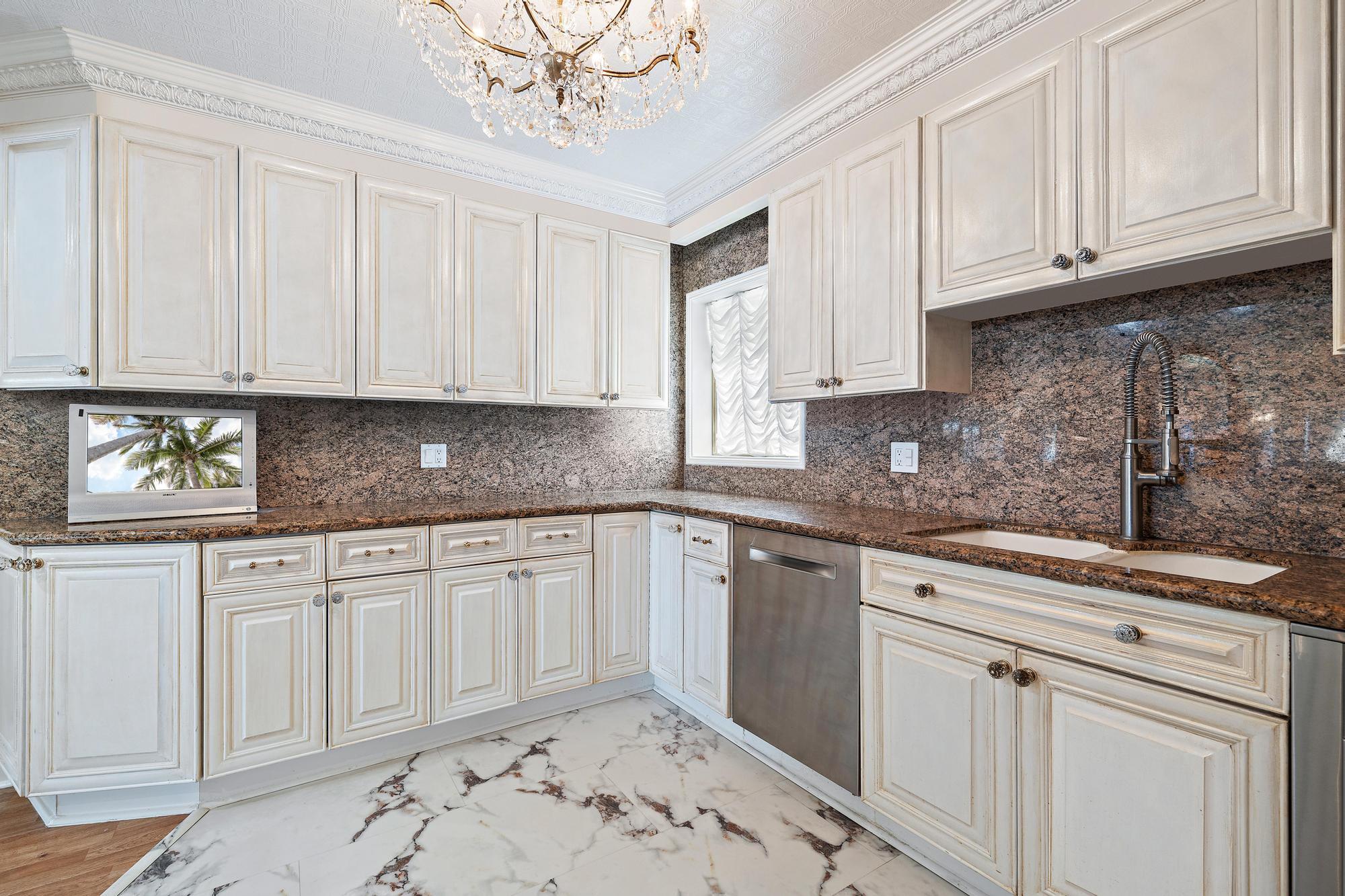 2170 Ibis Isle Road, Unit 8 Palm Beach, FL 33480 - Photo 10 of 28 2170 Ibis Isle Road, 8-105