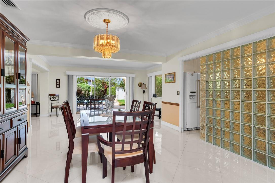 600 North Park Road Hollywood, FL 33021 - Photo 16 of 28 Dining Room