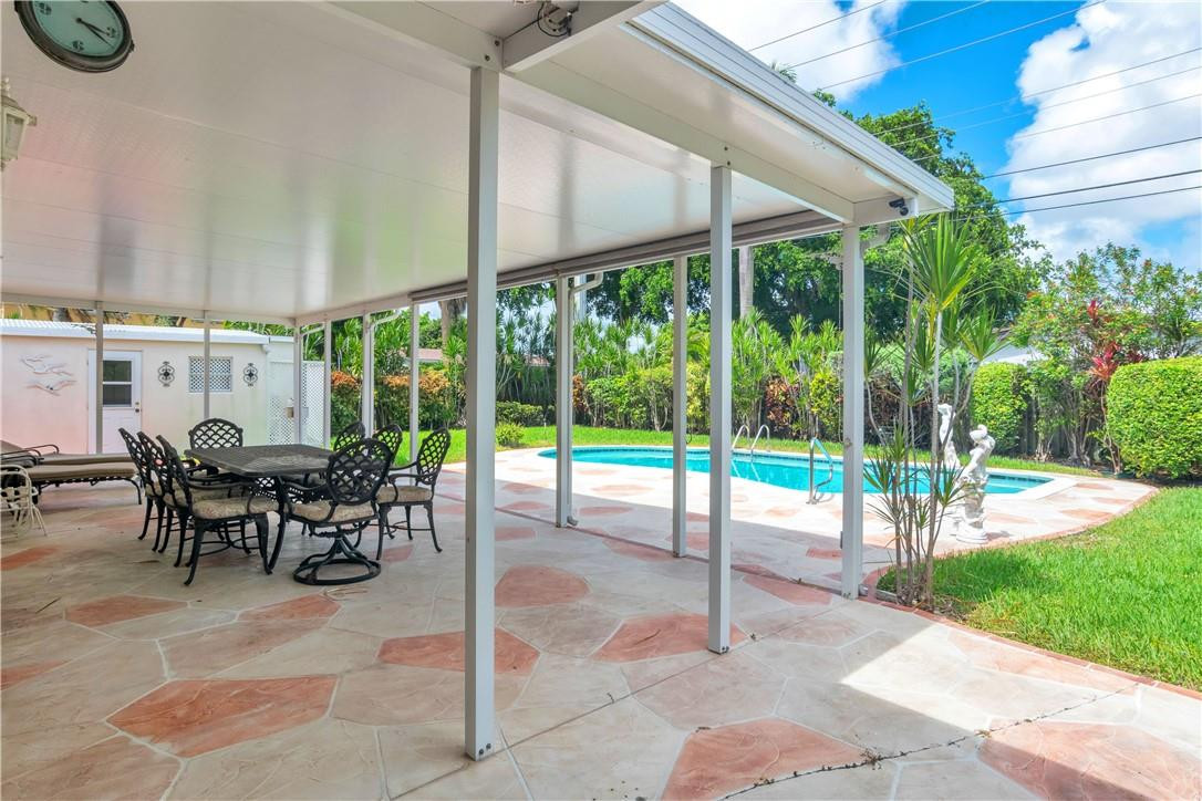 600 North Park Road Hollywood, FL 33021 - Photo 23 of 28 Outdoor patio & pool