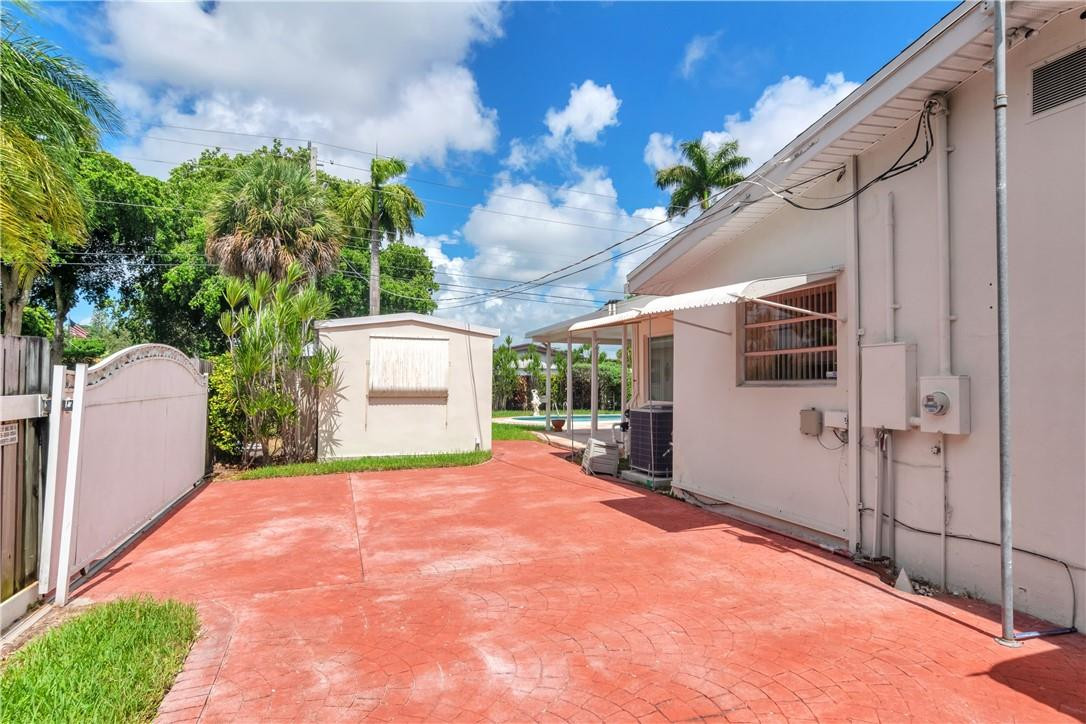 600 North Park Road Hollywood, FL 33021 - Photo 8 of 28 Photo 8